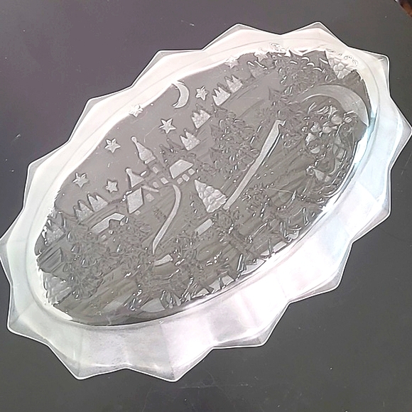 Christmas Scene Santa Claus Reindeer Nighttime Etched Frosted Glass Pie  Platter - Picture 7 of 14